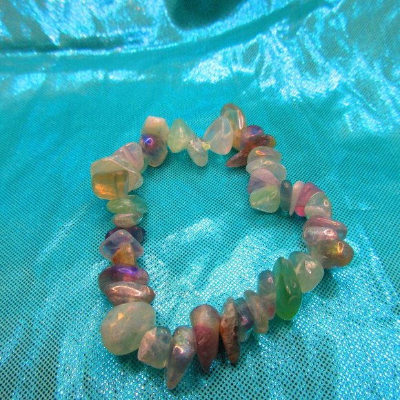 Angel Aura Fluorite Chips 7" Stretchy Gemstone Bracelet - Picture 2 of 3